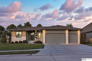 17120 Howard Plaza, Omaha, NE 68118