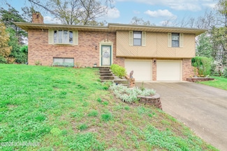 2413 Parkcrest Dr, Jefferson City, MO 65101
