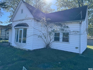 301 E Calvert St, Marion, IL 62959