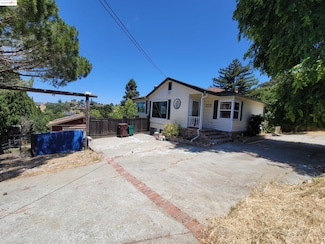 27030 Parkside Dr, Hayward, CA 94542