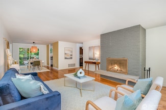 2329 NE 103rd St, Seattle, WA 98125