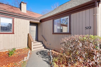 522 Iroquois Ln Unit B, Stratford, CT 06614