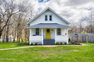 12 Waters Rd, East Greenbush, NY 12061