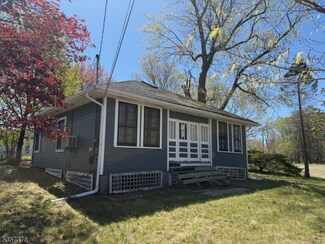 127 E Shore Culver Rd, Branchville, NJ 07826