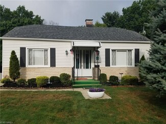 2018 7th St, Cuyahoga Falls, OH 44221