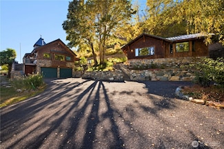 16495 S Lakeshore Rd, Chelan, WA 98816
