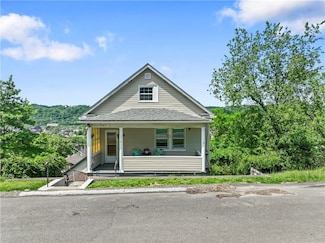 947 Pine St, Ambridge, PA 15003