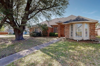 202 Willow Creek Dr, Glenn Heights, TX 75154