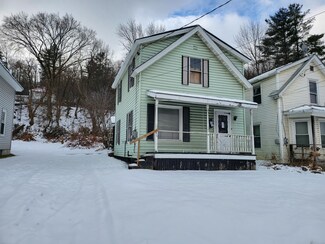 90 Railroad St, Barre, VT 05641