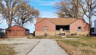 2453 E Shore Dr, Green Bay, WI 54302