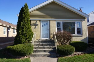 10105 S Utica Ave, Evergreen Park, IL 60805