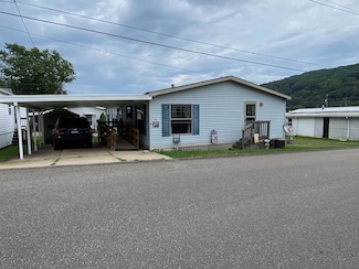 674 Grant St, Franklin, PA 16323