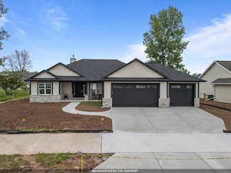 1338 Highland Ridge Dr, Ashwaubenon, WI 54115