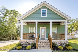 1705 S 1st St, Ocean Springs, MS 39564