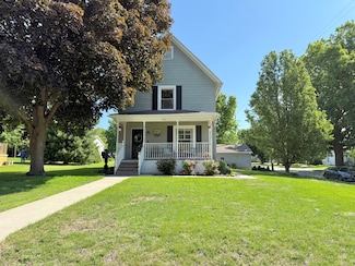 202 17th Ave, Sterling, IL 61081
