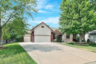 252 S Lakeside Dr, Andover, KS 67002