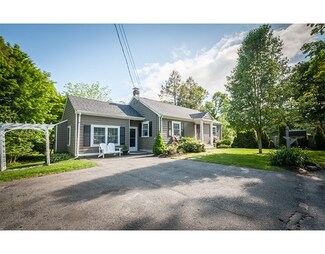 26 Eddel Ave, Wenham, MA 01984