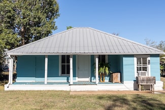 418 W Austin St, Bellville, TX 77418