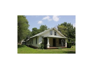 521 W 3rd Ave, Garnett, KS 66032