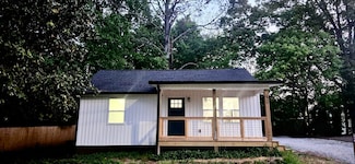 210 Spruce St, Athens, TN 37303