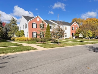 368 S Litchfield Dr, Round Lake, IL 60073