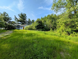 123 Pioneer St, West Paris, ME 04289