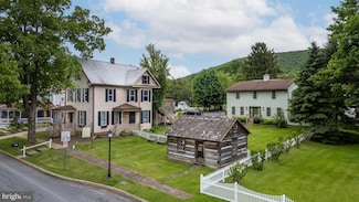 122 E Main St, Boalsburg, PA 16827
