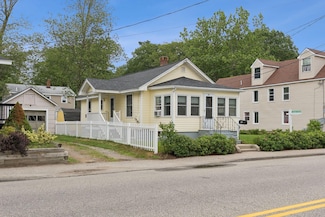 92 Saco Ave, Old Orchard Beach, ME 04064