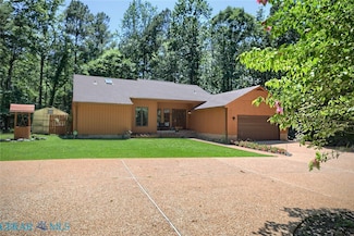 10114 New Hope Ct, Gloucester, VA 23061
