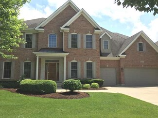 2520 Bird Ln, Batavia, IL 60510