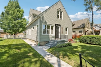 3665 S Rutland Ave, Saint Francis, WI 53235