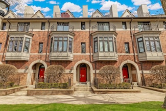 1008 E Lyon St Unit 1008, Milwaukee, WI 53202
