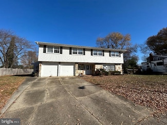 130 Saint Andrews Ct, Mount Laurel Township, NJ 08054