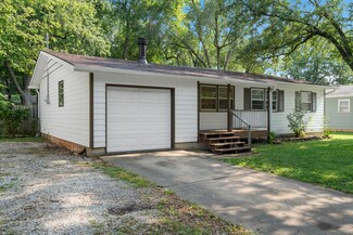1329 W Broadmoor St, Springfield, MO 65807
