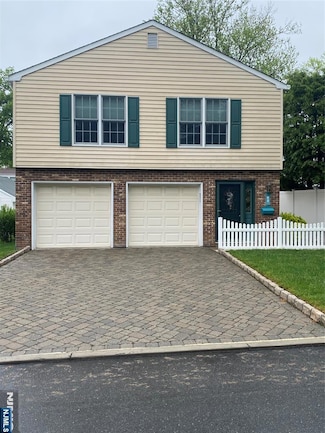 82 Virginia Ave, Dumont, NJ 07628