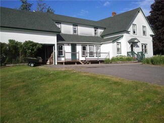 358 Riverside Dr, Eddington, ME 04428