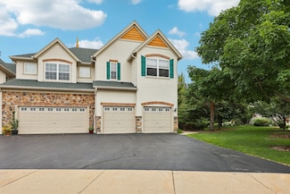 418 Bay Tree Cir, Vernon Hills, IL 60061