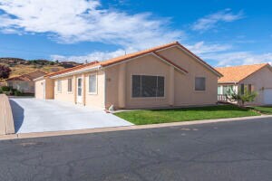 504 E Telegraph St, Washington, UT 84780