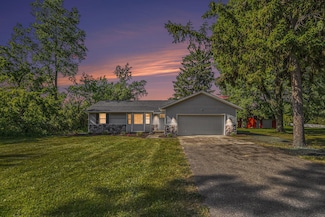 449 Cleveland St W, Coopersville, MI 49404