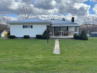 4284 Maple St, Hawthorn, PA 16230