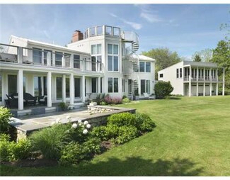 63 Quoquonset Ln, Little Compton, RI 02837