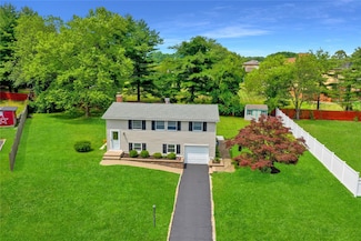 9 Arrowhead Ct, South Setauket, NY 11720