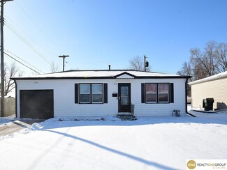 6905 Gertrude St, La Vista, NE 68128