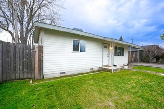 2723 N Quail Dr, Visalia, CA 93291