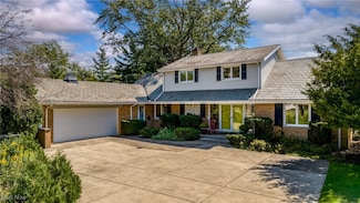24950 S Woodland Rd, Beachwood, OH 44122