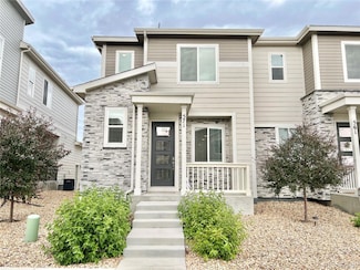 571 S Pitkin Ct, Aurora, CO 80017