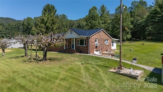 1424 Bear Creek Rd, Bakersville, NC 28705