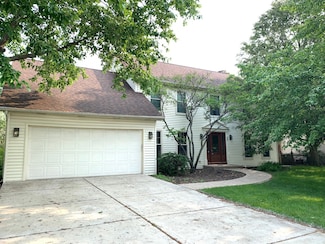 35 Venetian Way Cir, Wheaton, IL 60189