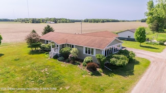 9271 W Burt Rd, Saint Charles, MI 48655