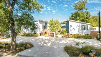 587 E Basel St, New Braunfels, TX 78130
